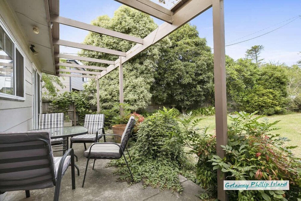 Glen Isla on the Beach - 3 Bedrooms Direct Access to the Foreshore