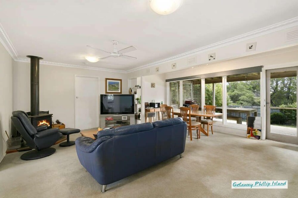 Glen Isla on the Beach - 3 Bedrooms Direct Access to the Foreshore