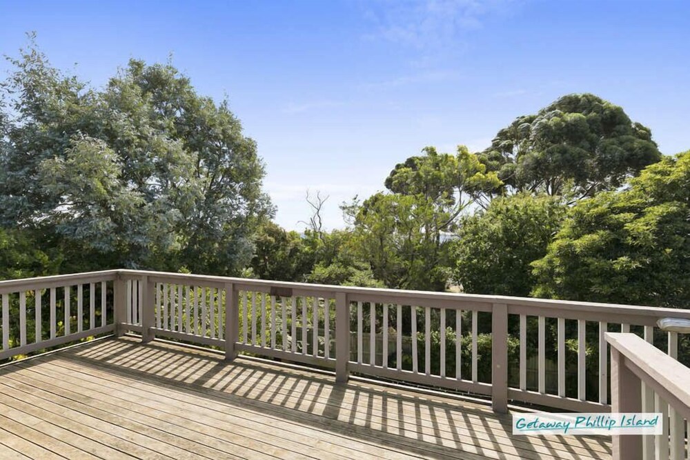 Glen Isla on the Beach - 3 Bedrooms Direct Access to the Foreshore