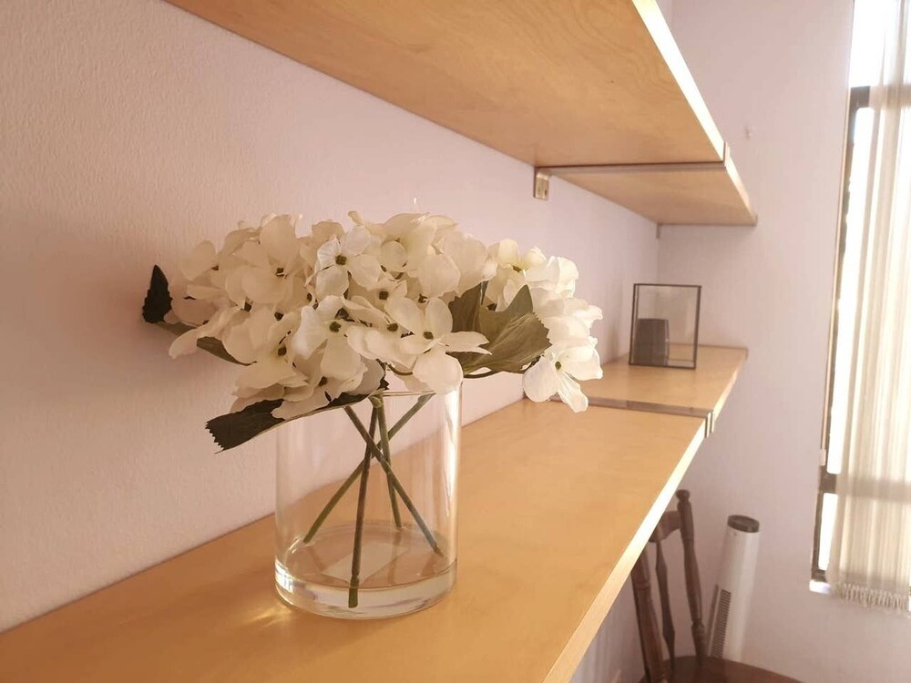 Unwind Tranquil & Bright Apartment – Free Parking