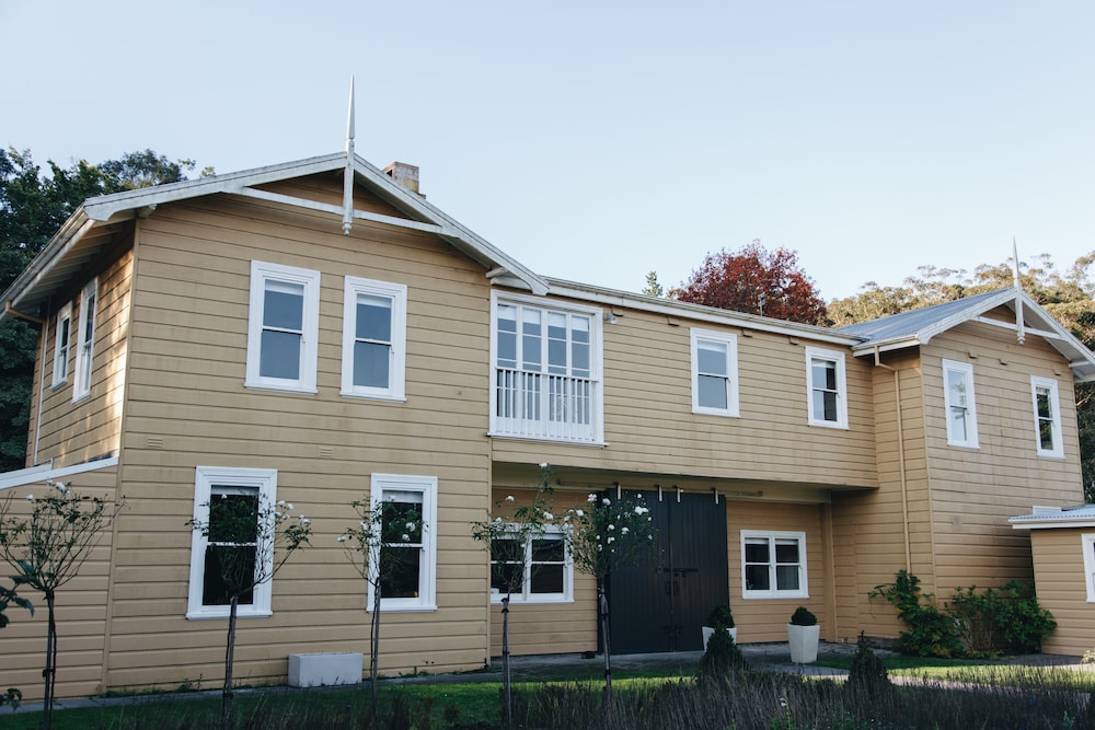 Heritage Coach House at The Rift