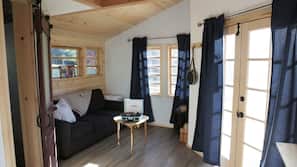 Laptop workspace, free WiFi