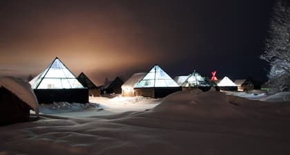 Aurora Pyramid Glass Igloos