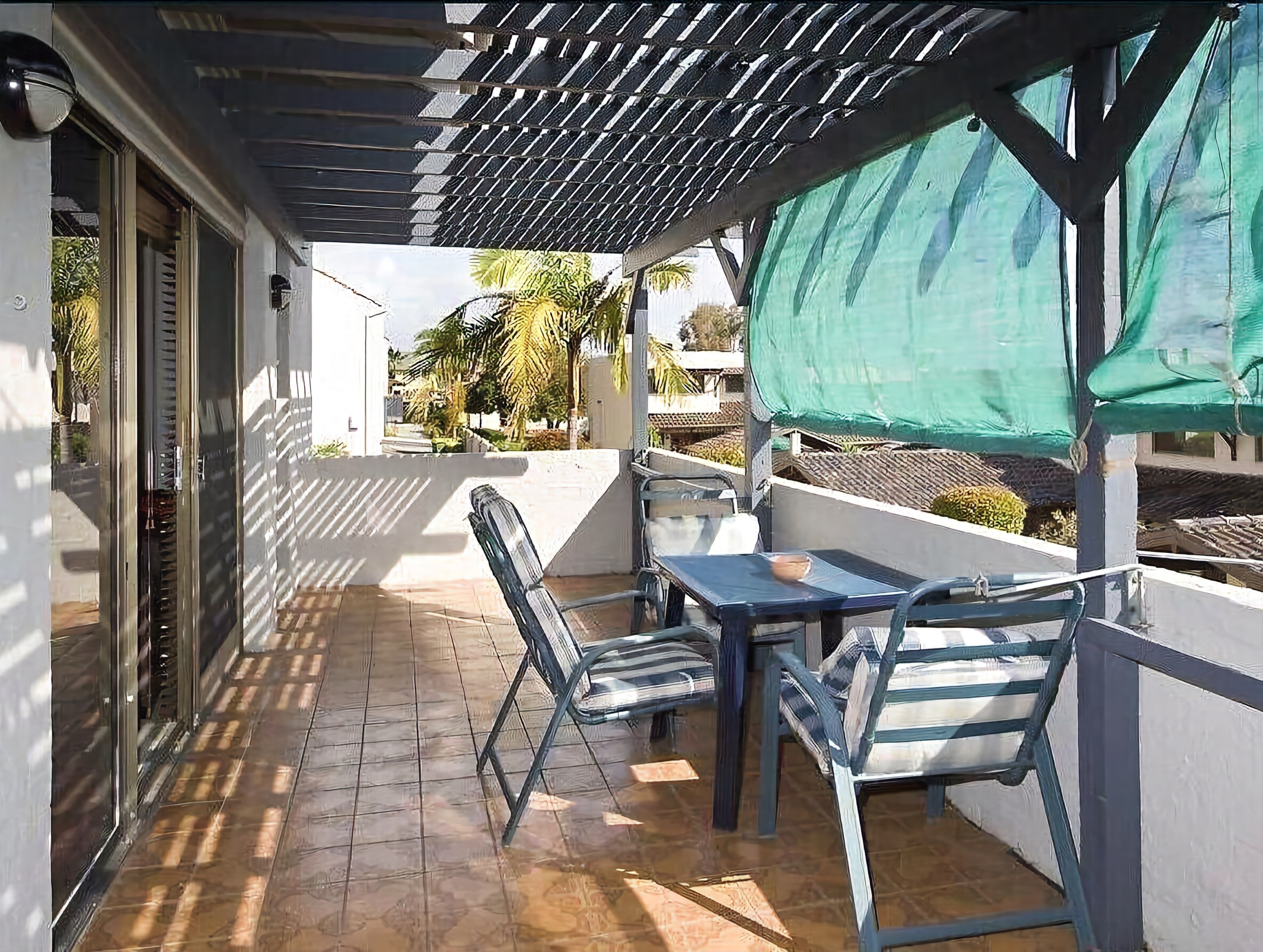 Como Mezzanine Retreat