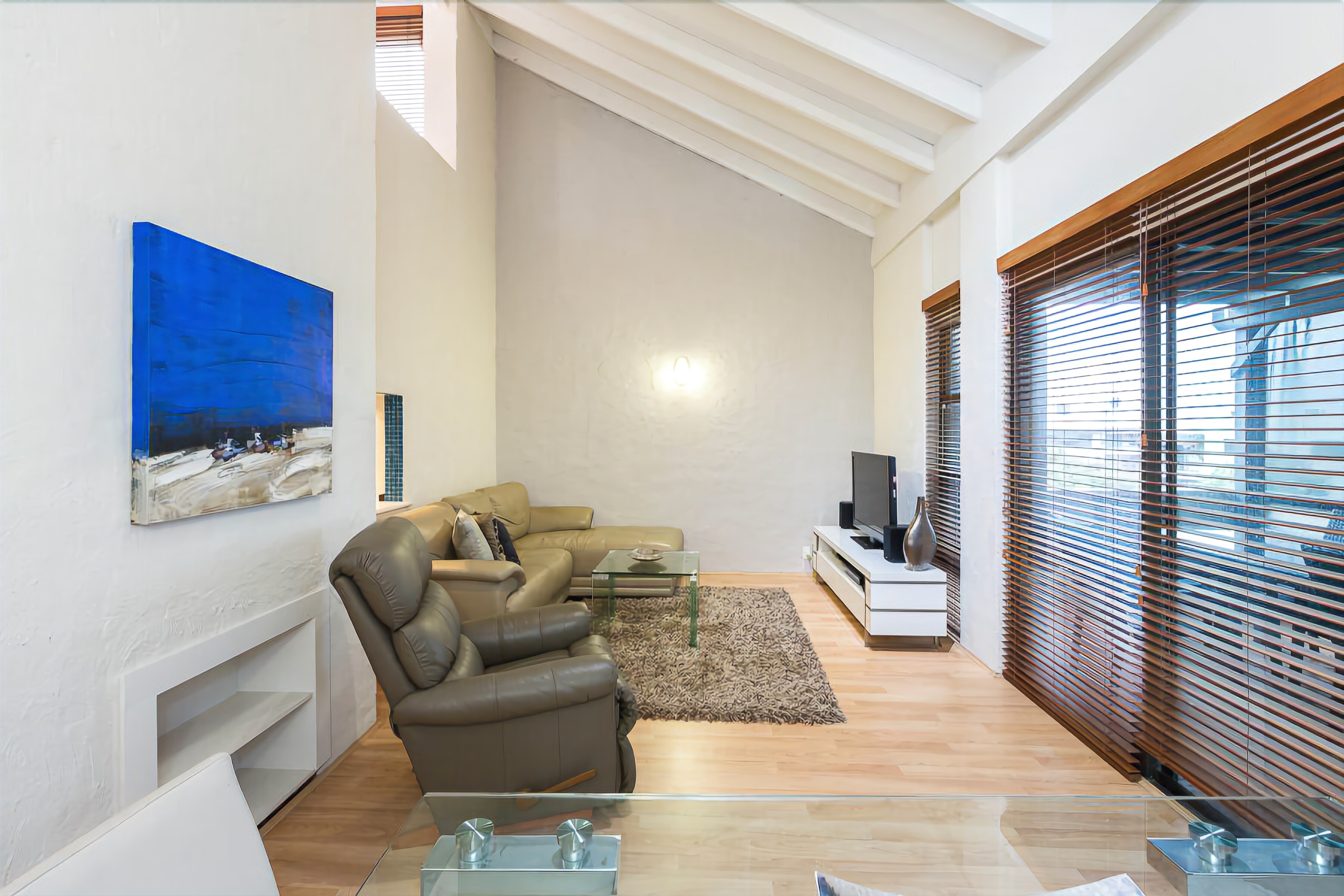 Como Mezzanine Retreat