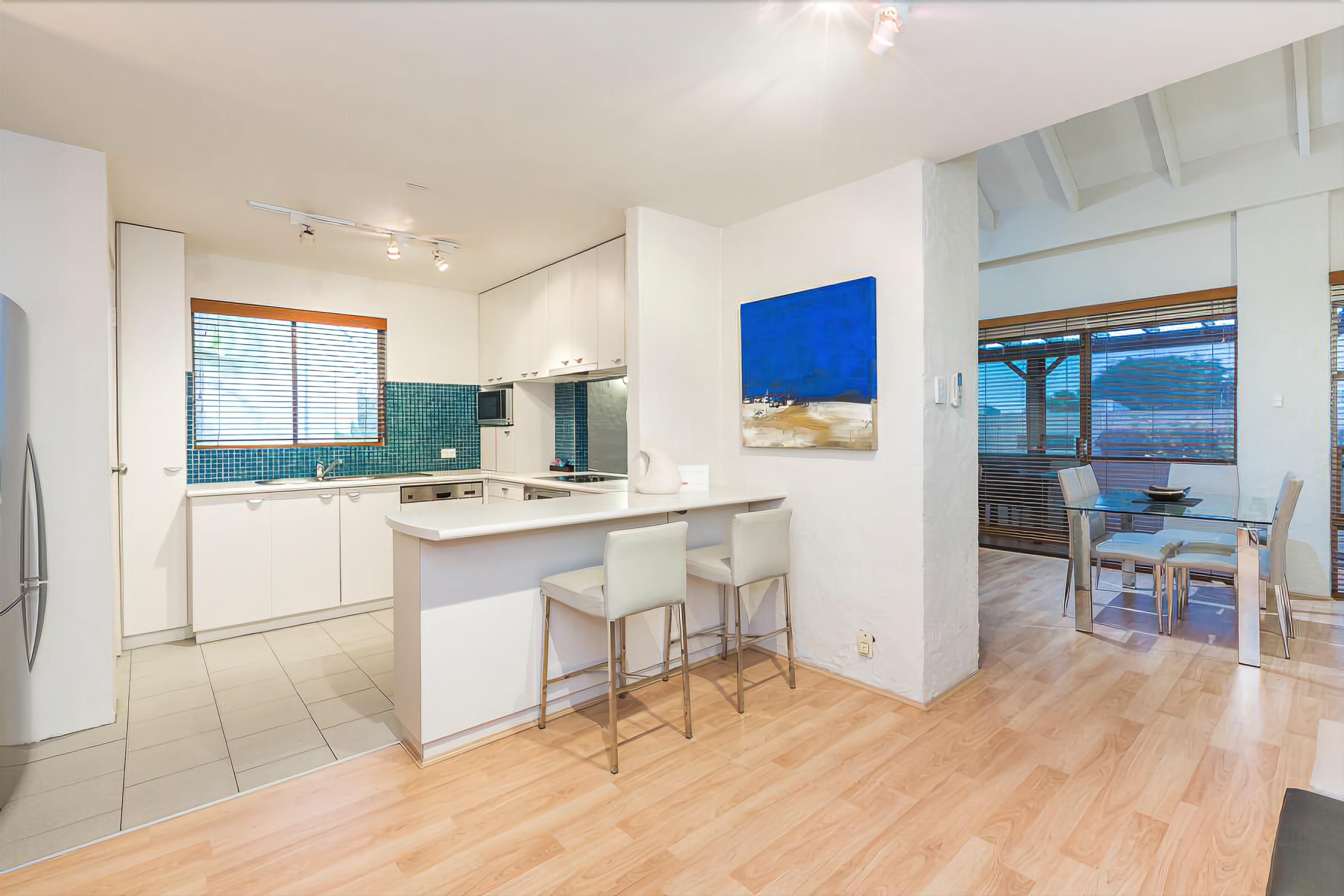 Como Mezzanine Retreat