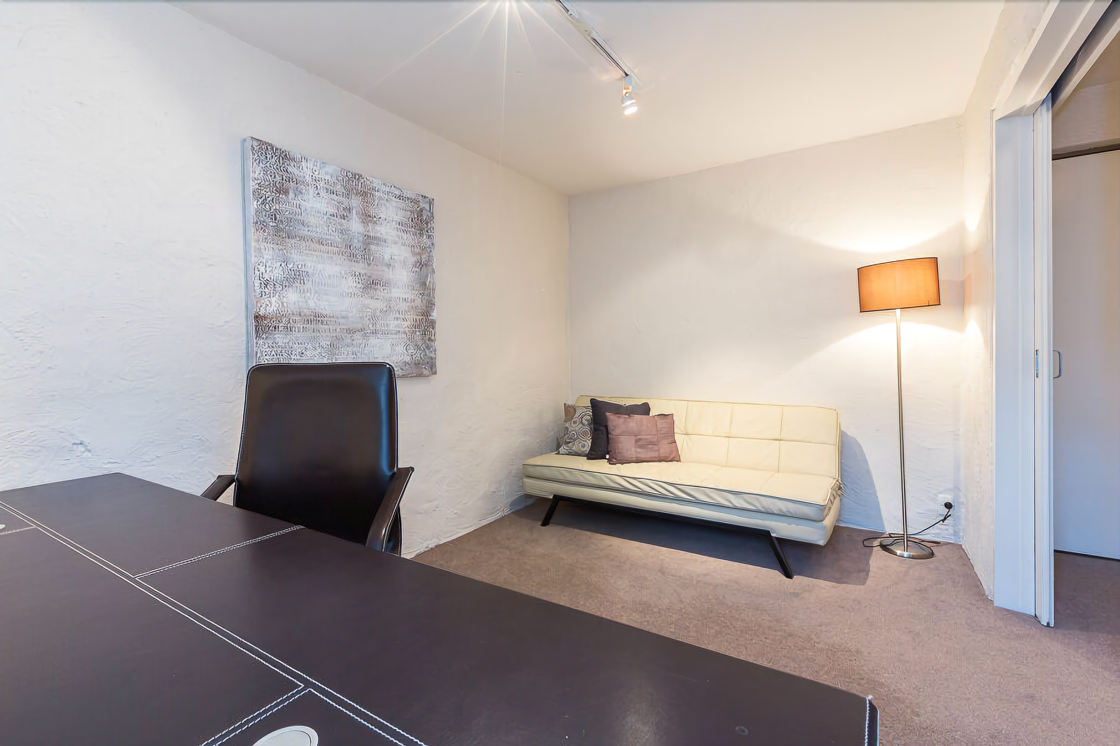 Como Mezzanine Retreat