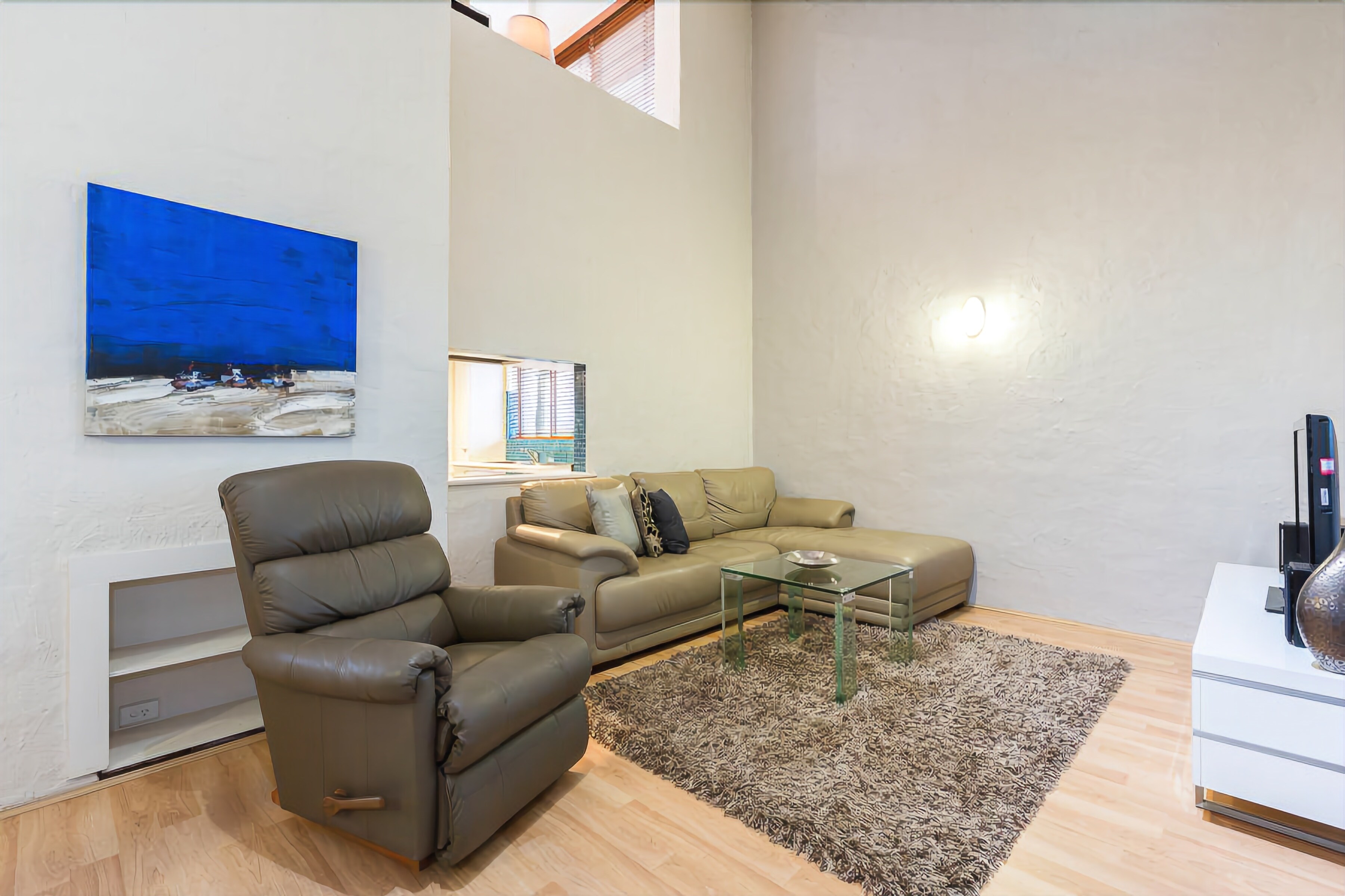 Como Mezzanine Retreat