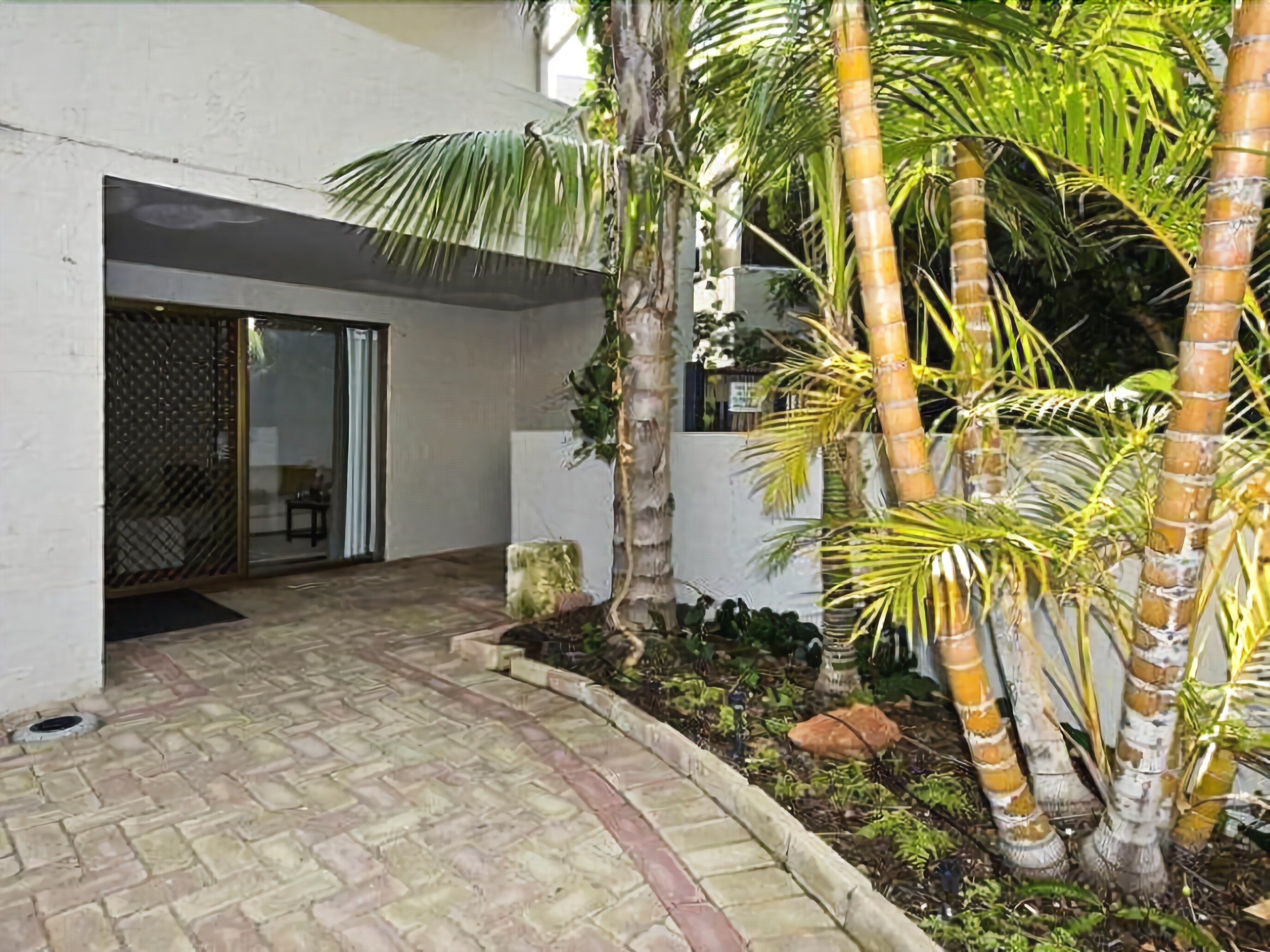 Como Mezzanine Retreat