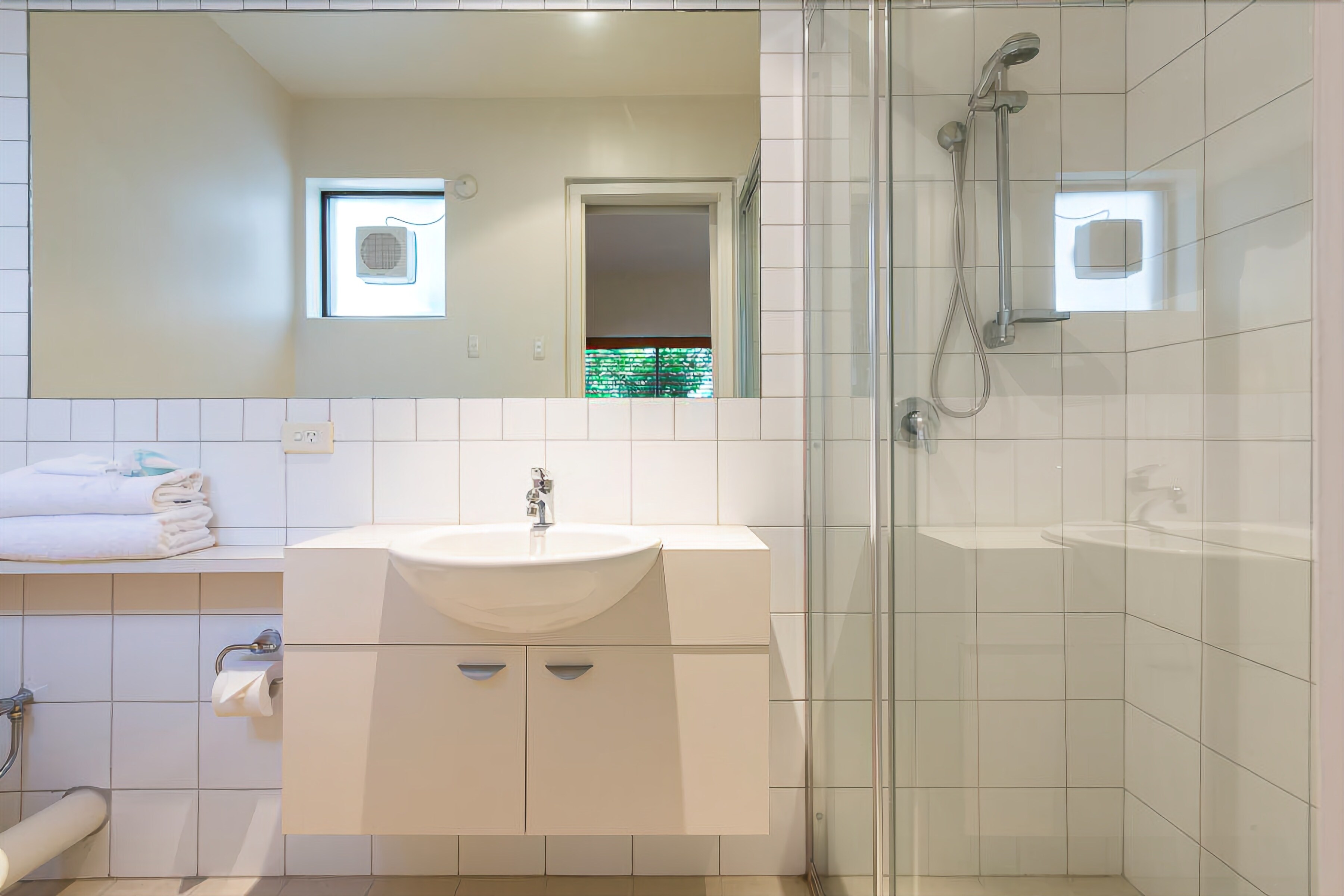 Como Mezzanine Retreat