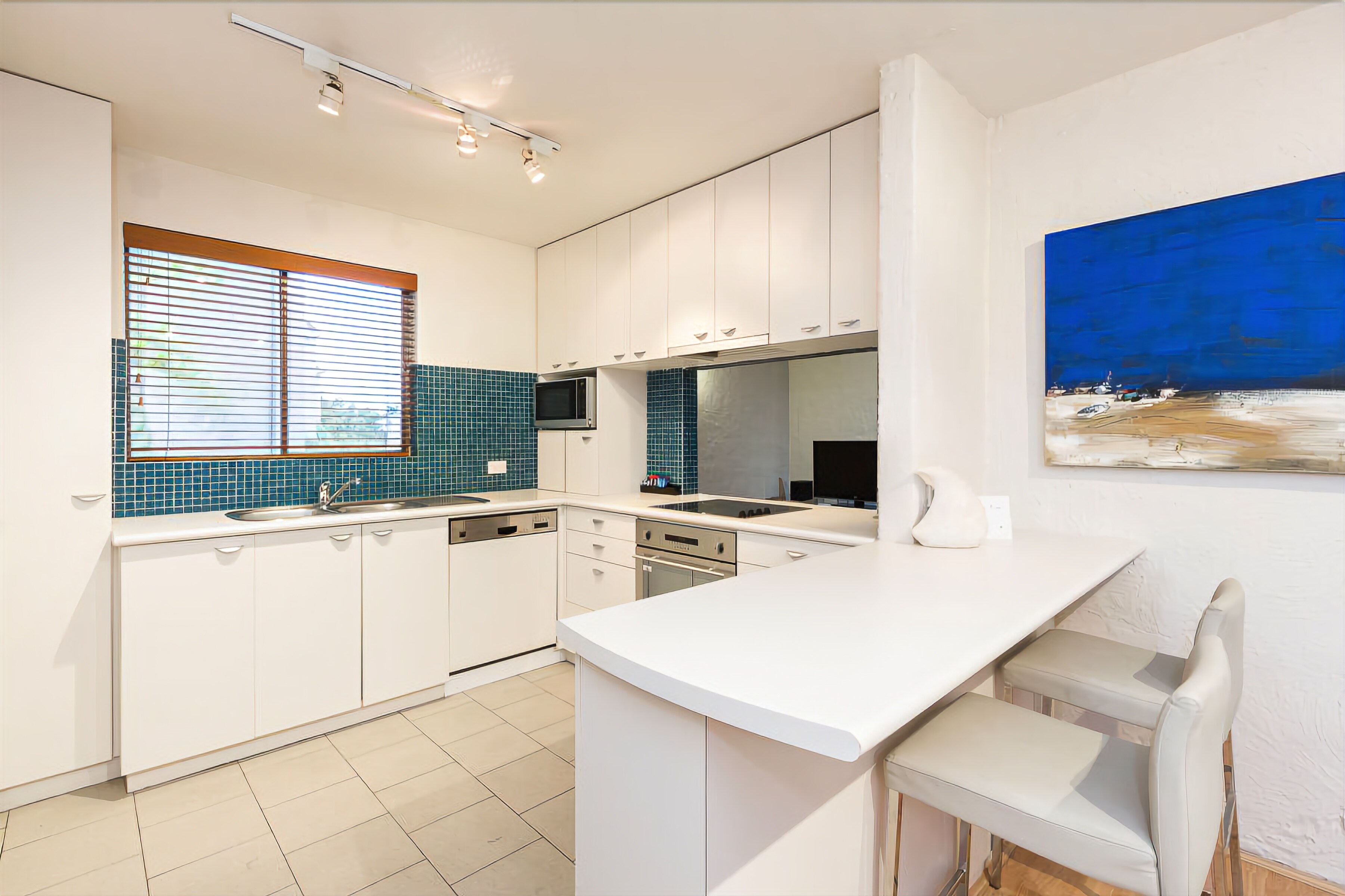 Como Mezzanine Retreat