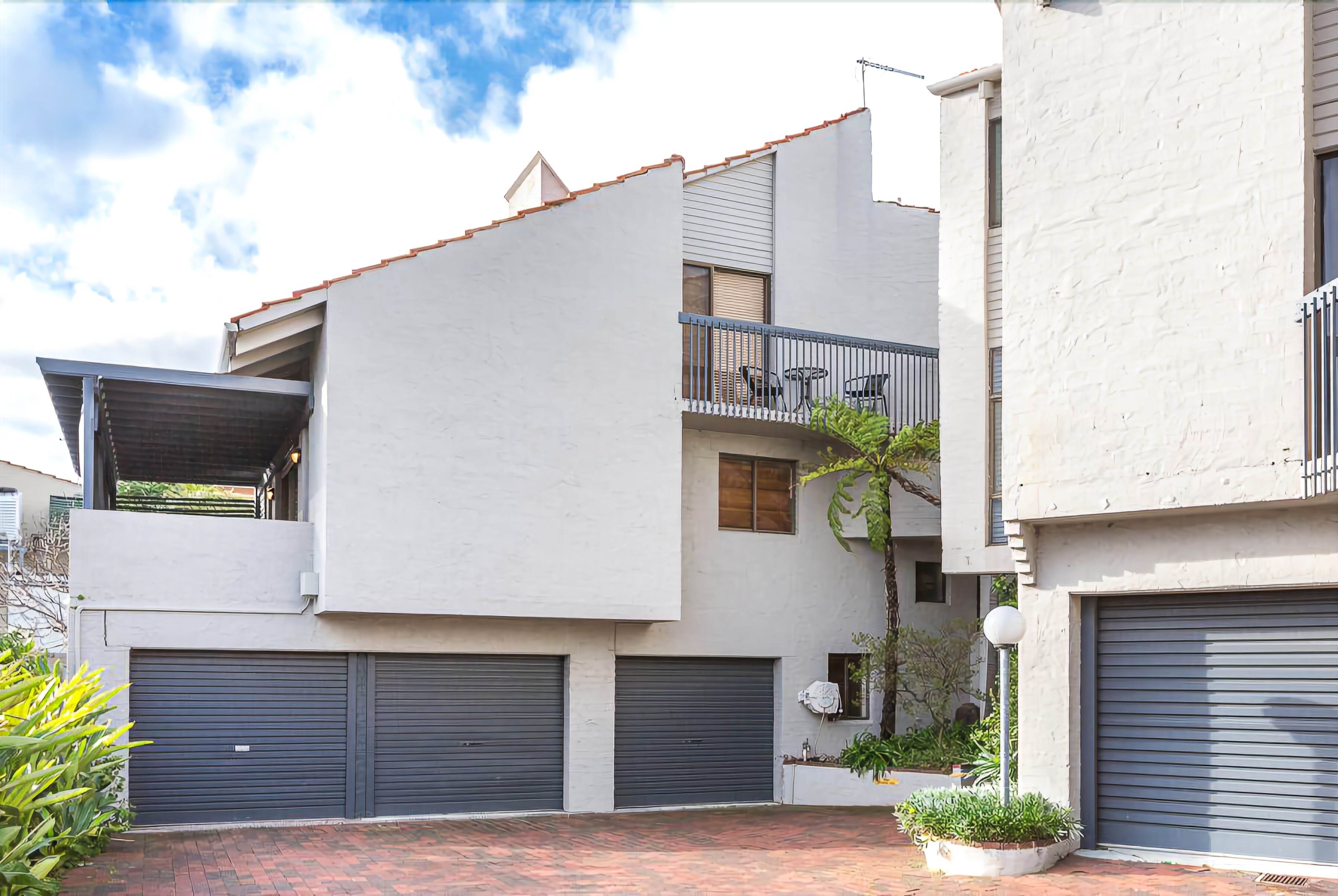 Como Mezzanine Retreat