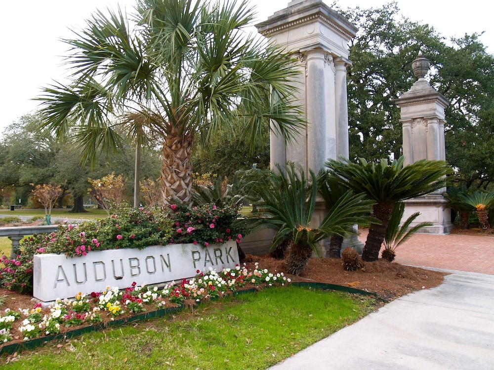 Bienville Townhouse on a Gated Campus