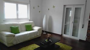 Flat-screen TV, fireplace