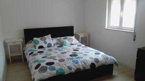 Egyptian cotton sheets, premium bedding, down duvet, linens