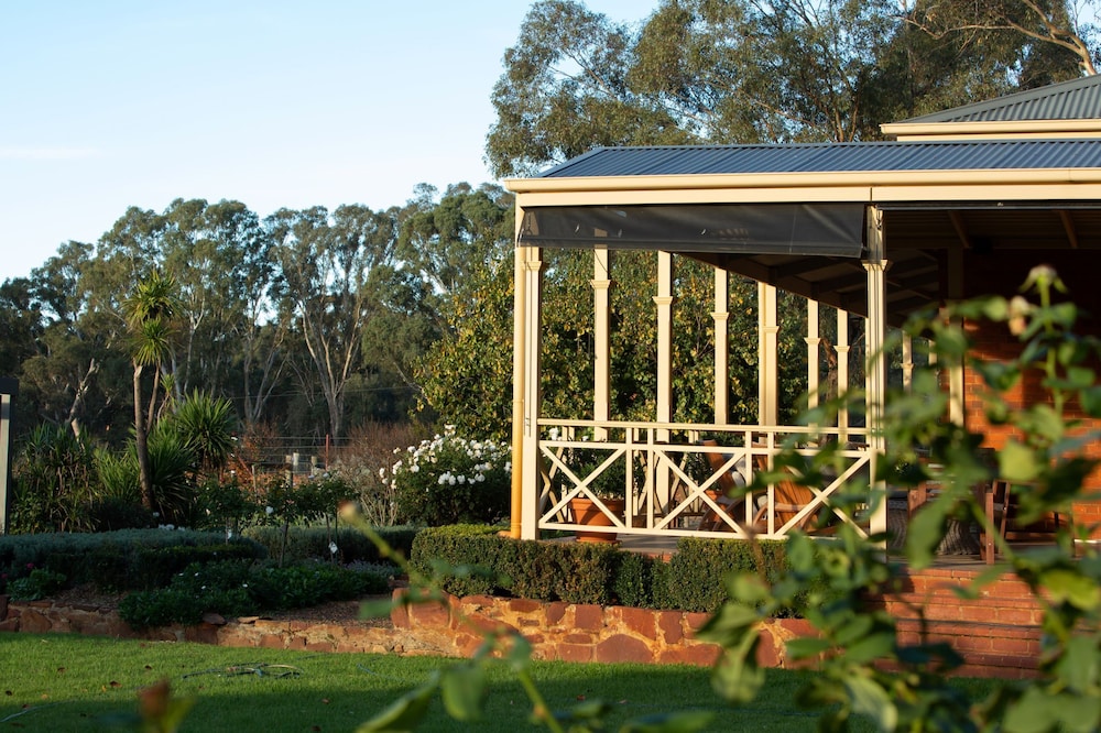 Exterior, Byronsvale Vineyard and Accommodation