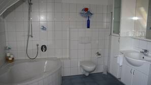 Duschwanne, Komfortbadewanne, Handtücher
