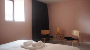Couette en duvet d'oie, mini-bar avec articles gratuits, bureau