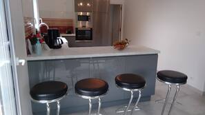 Réfrigérateur, micro-ondes, four, fourneau de cuisine