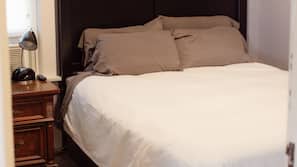 2 bedrooms, iron/ironing board, Internet, linens