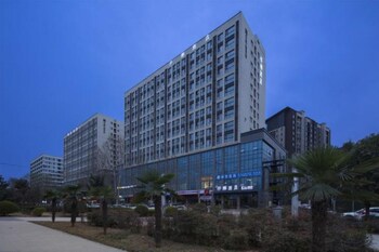 Qianna Hotel Zhengzhou Huayuan North Road Branch Reviews - 