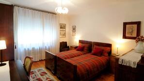 Decoración individual, mobiliario individual, escritorio