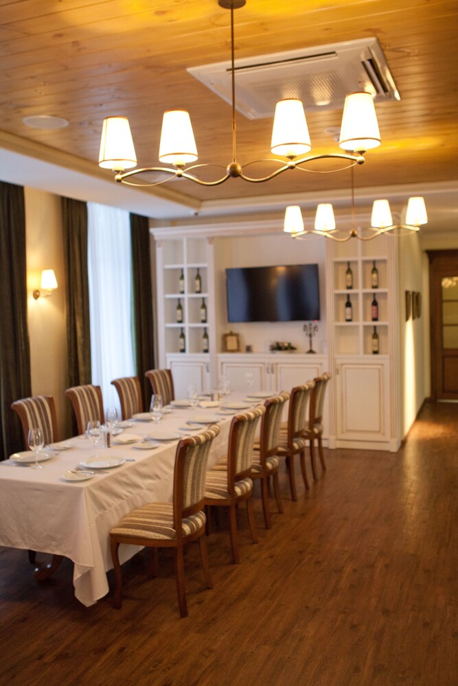 Photo - Orly Park-Hotel