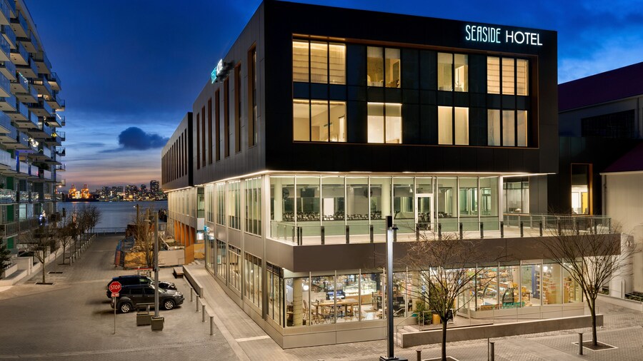 Seaside Hotel North Vancouver