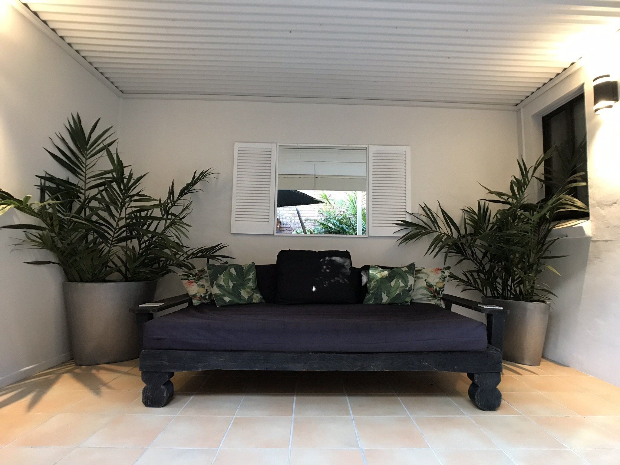 Spacious and Stylish two Bedroom Villa Short Walk to Beach and Town