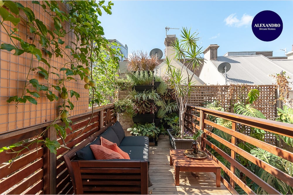Newly Renovated Dream Mansion // IN THE Heart OF THE City