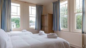 Iron/ironing board, free WiFi, linens