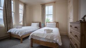 Iron/ironing board, free WiFi, linens