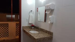 Pia do banheiro