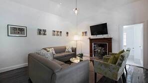 Flat-screen TV, fireplace