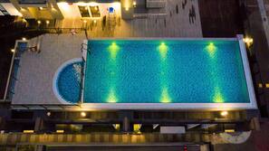 Piscine extérieure (ouverte en saison)