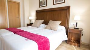 Free WiFi, linens, wheelchair access