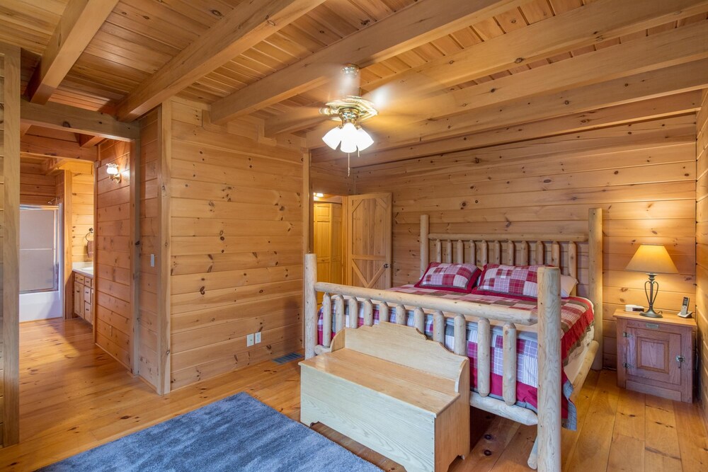 Private Cabin Near Ash Cave With Wildlife Pond In Mcarthur