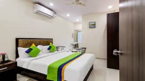 Iron/ironing board, free WiFi, linens