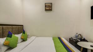Iron/ironing board, free WiFi, linens