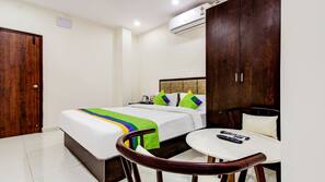 Iron/ironing board, free WiFi, linens