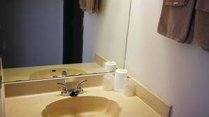 Free WiFi, linens