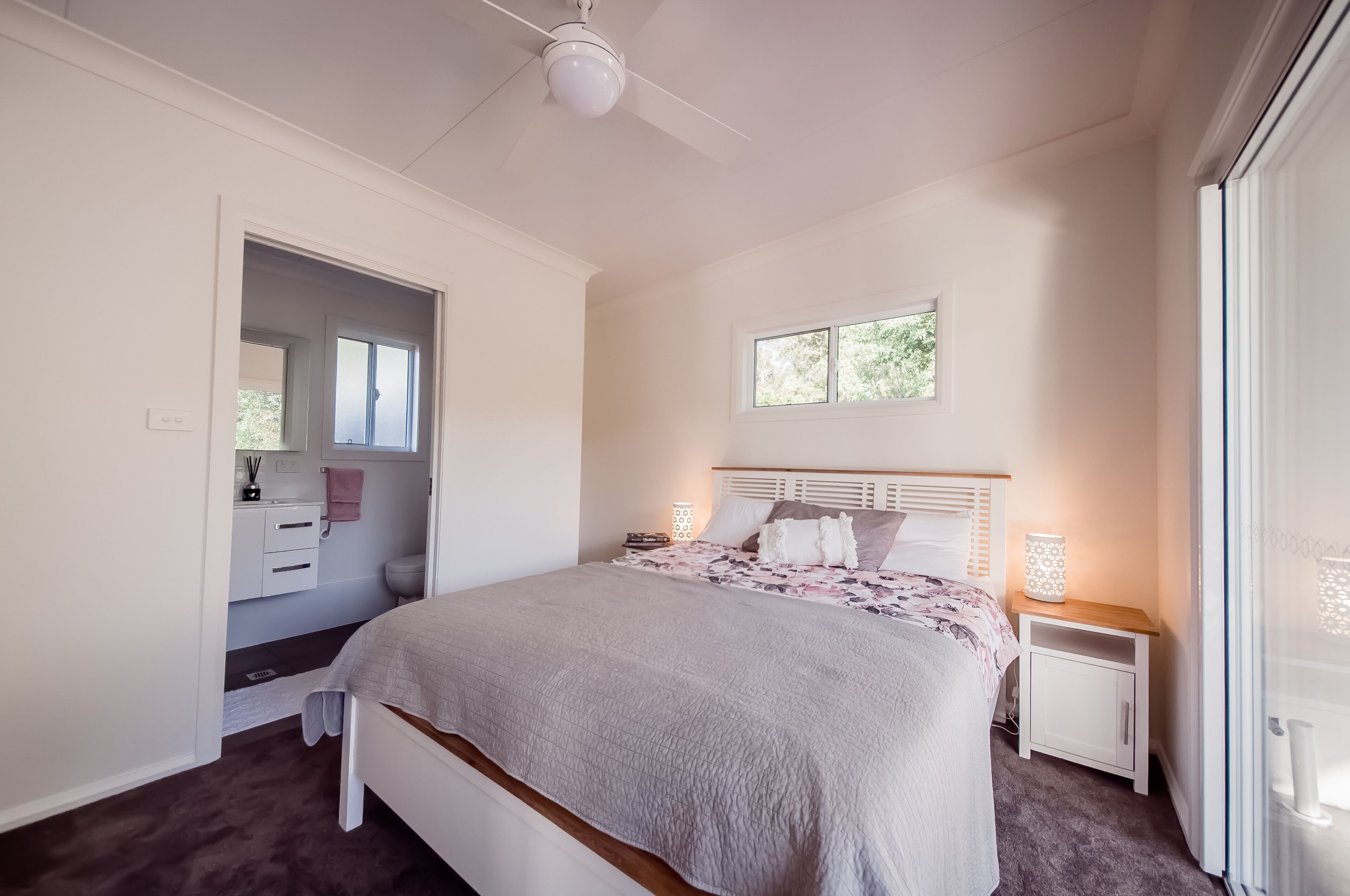 Catch Your Breath. A Rural Getaway Only 5 Mins to the Beach