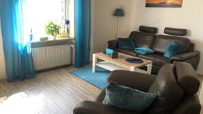 Fernseher, Kinderspielzeug, Bücher