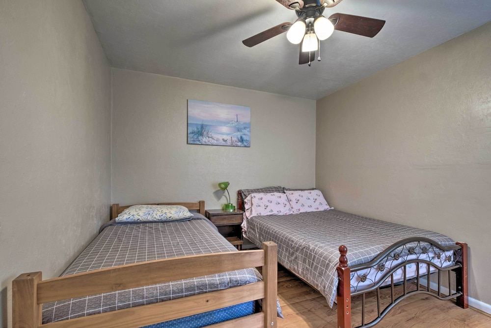 Gainesville Townhome: 2 Mi to University of FL!