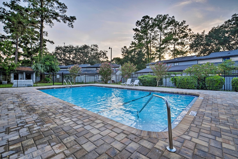 Gainesville Townhome: 2 Mi to University of FL!