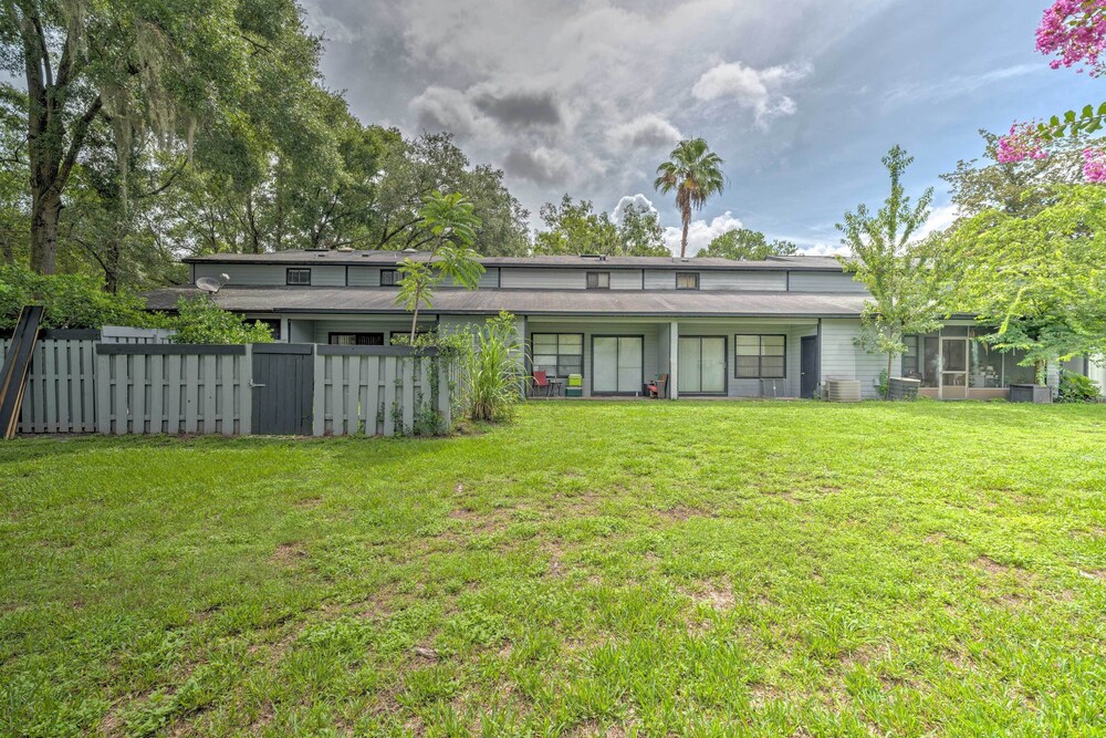 Gainesville Townhome: 2 Mi to University of FL!