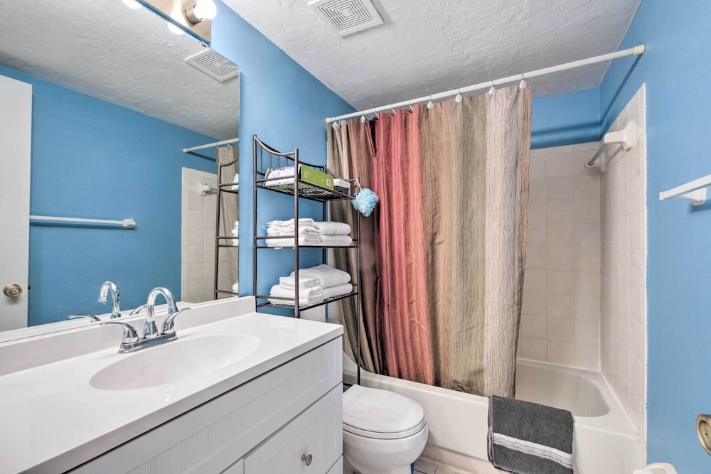 Gainesville Townhome: 2 Mi to University of FL!