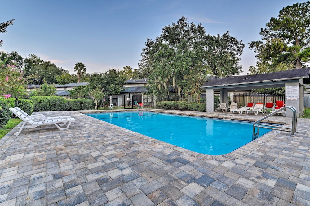 Gainesville Townhome: 2 Mi to University of FL!