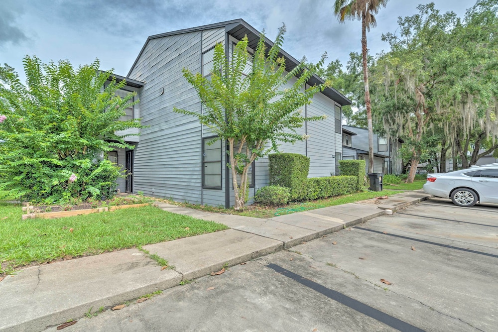 Gainesville Townhome: 2 Mi to University of FL!
