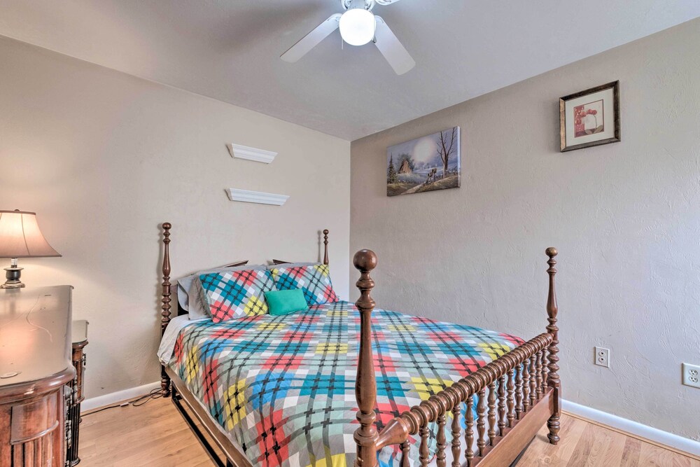 Gainesville Townhome: 2 Mi to University of FL!